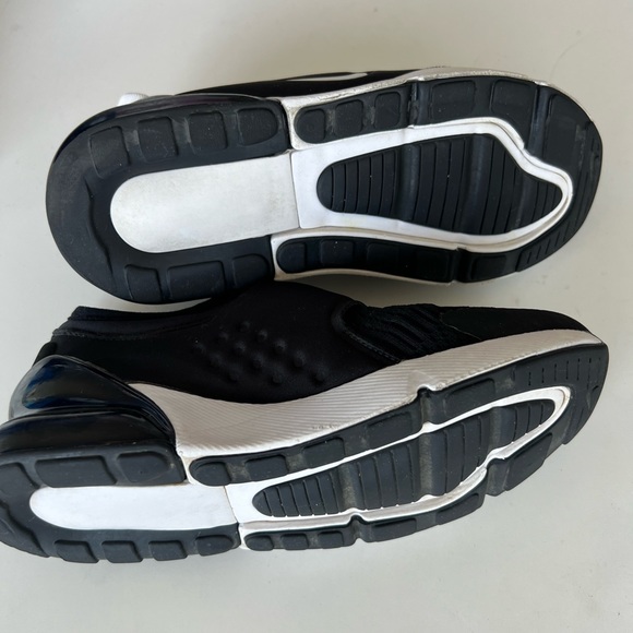 Nike Air Max 270 - Picture 2 of 6